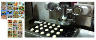 Fleisch, das Maschine, Nahrung herstellt Maschinen mit dem Torten-Mit einer Kruste bedecken bildet